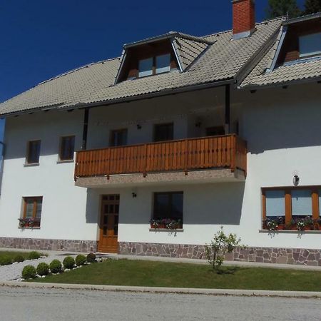 Appartement Turisticna Kmetija Strevc à Solčava Extérieur photo